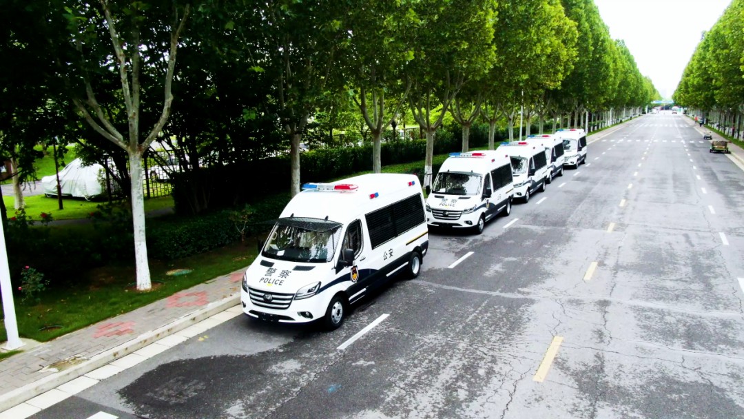 3499拉斯维加斯警力输送车奔赴海南，为自贸港封关构筑安全防线