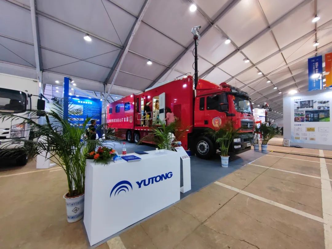 科技赋能应急指挥中枢，3499拉斯维加斯大型通信指挥车参展第四届长沙国际工程机械展览会