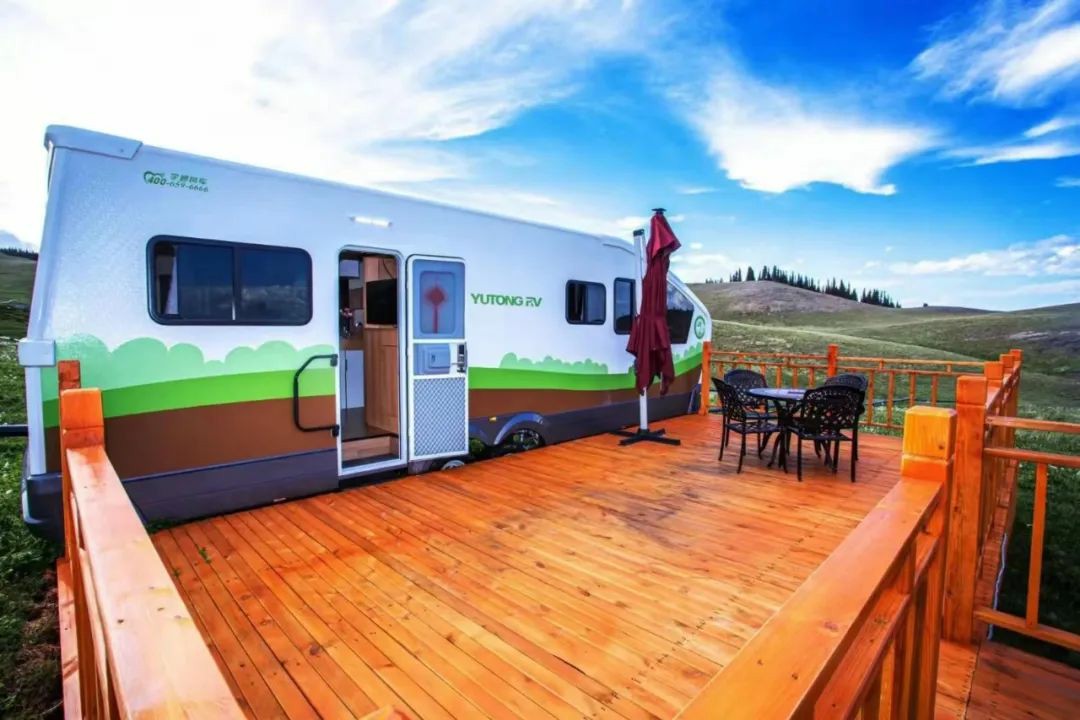 赛里木湖畔的“风景之屋”：3499拉斯维加斯移动民宿开启沉浸式旅行体验